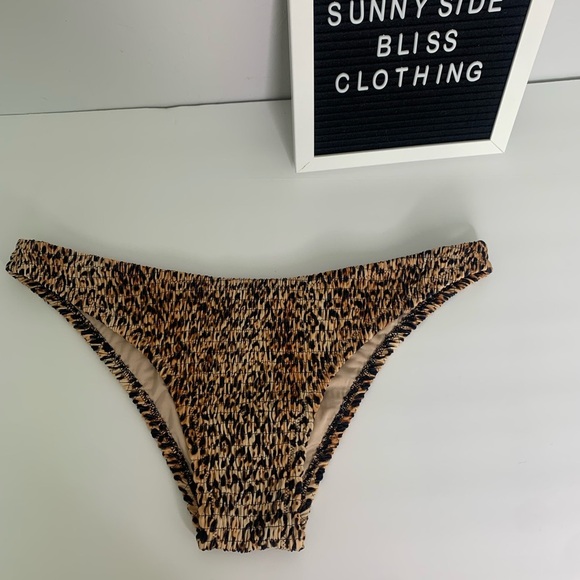Victoria’s Secret Cheetah Ribbed Cheeky Bikini Bottoms Size XL Animal Print Swim - Picture 2 of 8